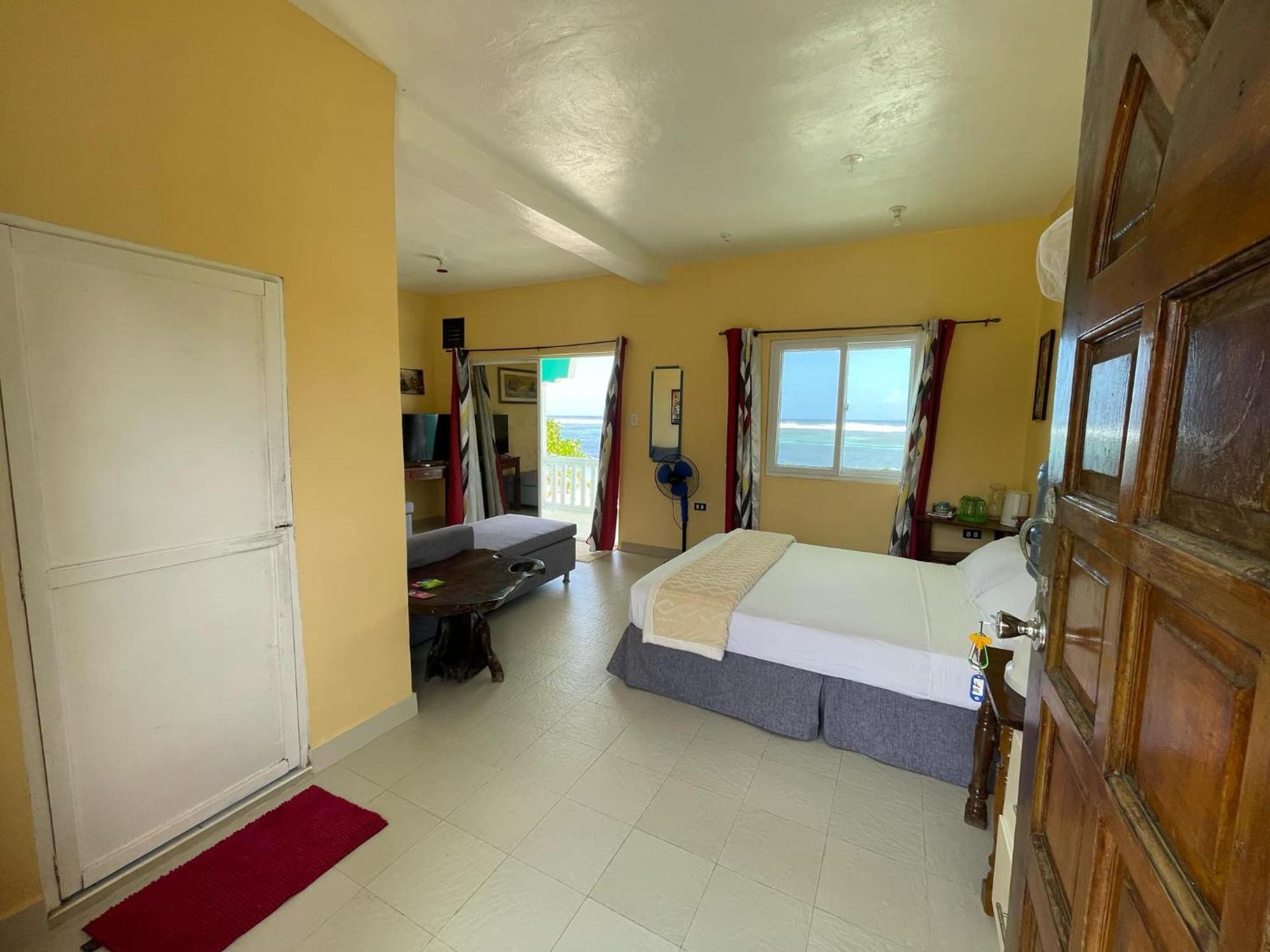 Whitesands Beach Resort San Isidro  Екстер'єр фото